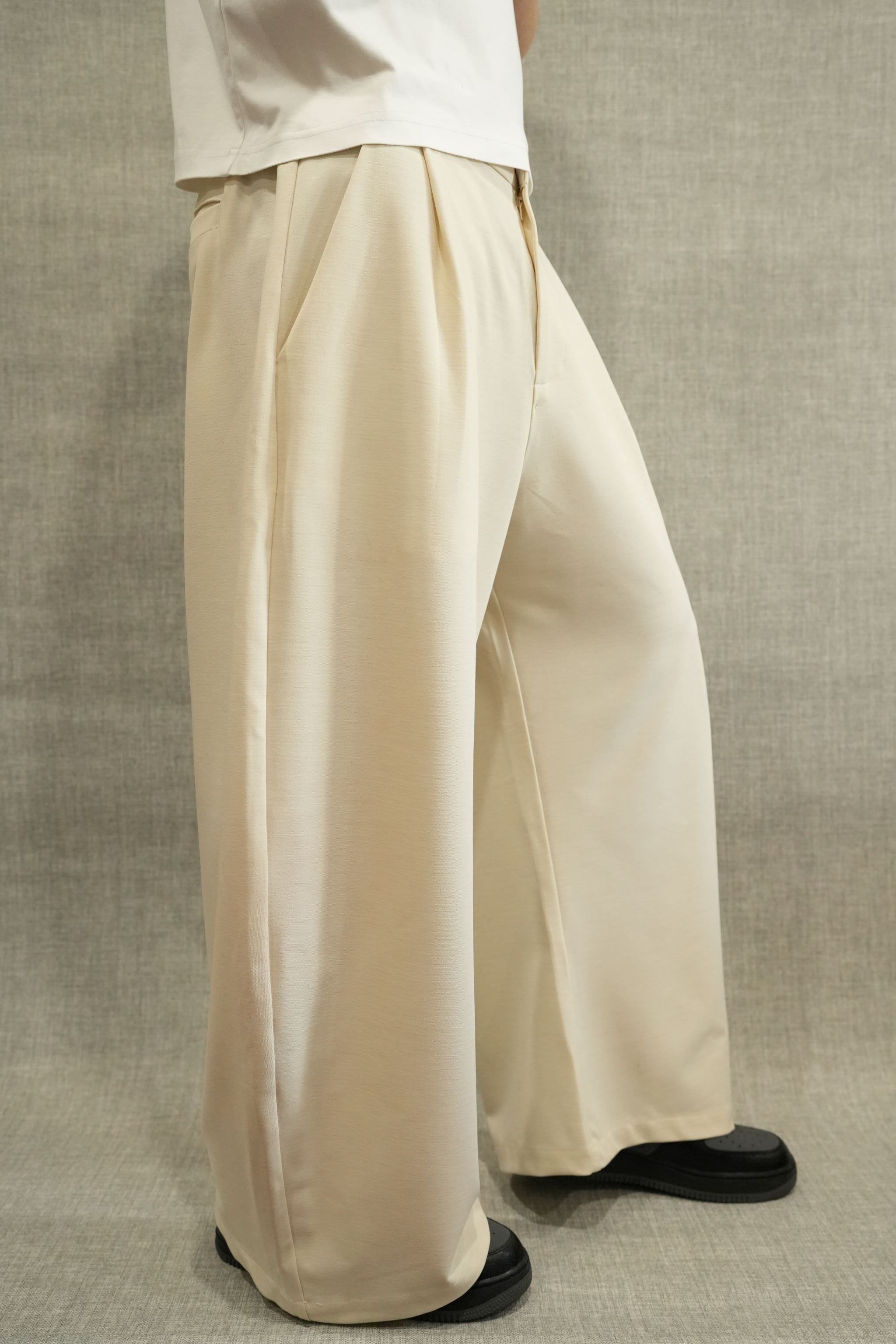 Wide-Leg Essential Pant - Creamy