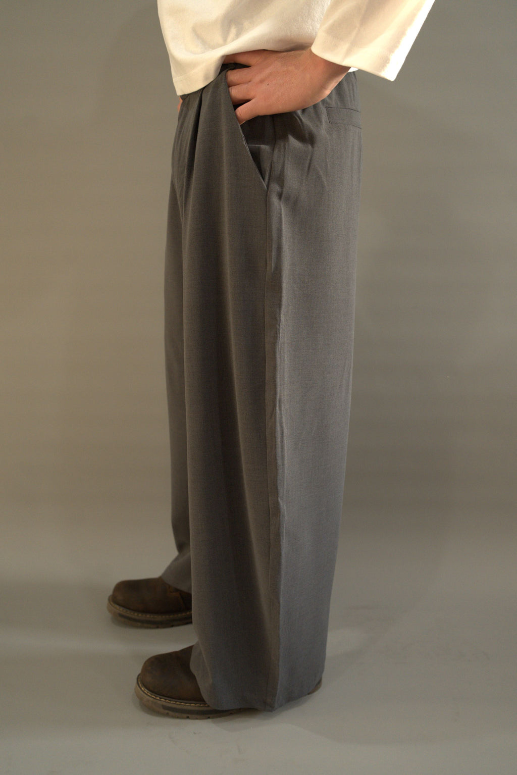 Wide‑Leg Essential Pant – Grey